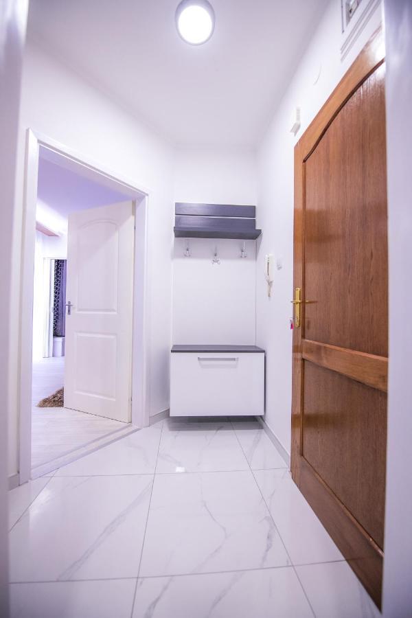 Apartman Nina II 스렘스카 미트로비차 외부 사진